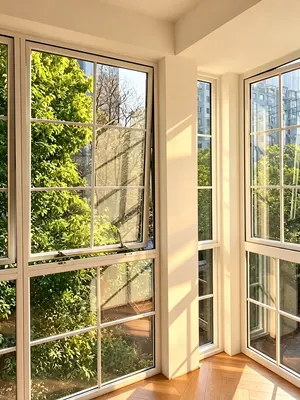 CW11 · White — Corner window arrangement · grid glazing