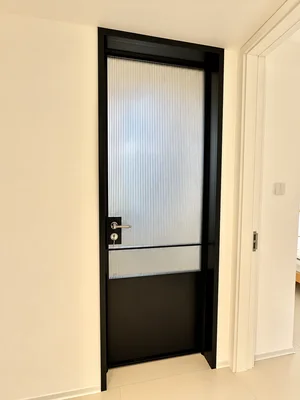DG08 · Black — Single panel · reeded glass