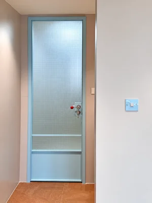 DG11 · Soft blue — Slim frame · square-pattern glass