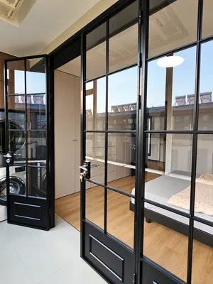 RD07 · Black — Open glazed doors · interior connection