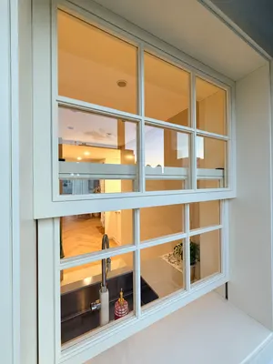 SW04 · White · kitchen grid window — Style and setting reference