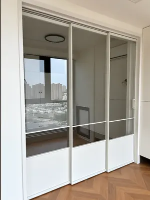 FS03 · White · straight grid — Sliding door style reference